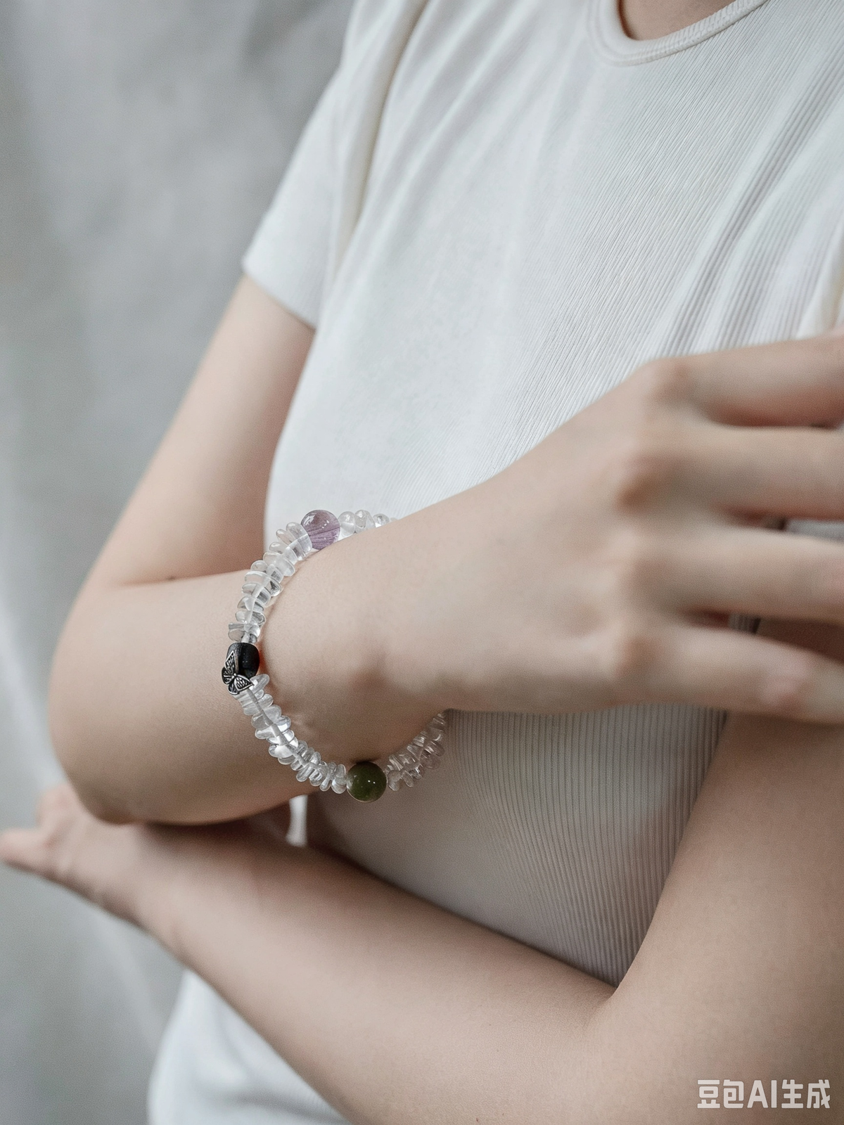 Natural White Crystal Freeform Bracelet with Silver Accents, Agate & Zhenjiang Fragrant Wood – Women's Bracelet