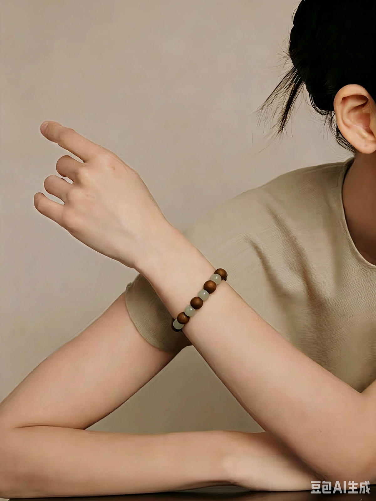 Indian Mysore Sandalwood & Hetian Jade "Qing Shui" Bracelet
