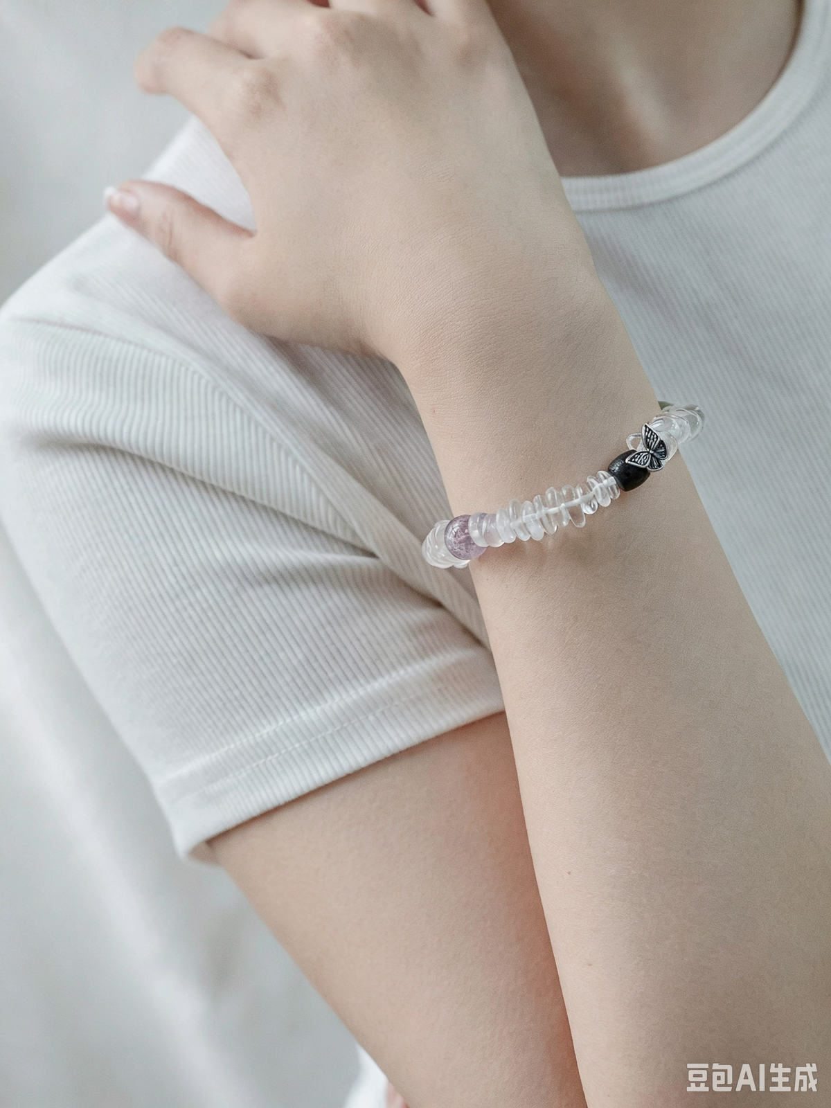 Natural White Crystal Freeform Bracelet with Silver Accents, Agate & Zhenjiang Fragrant Wood – Women's Bracelet